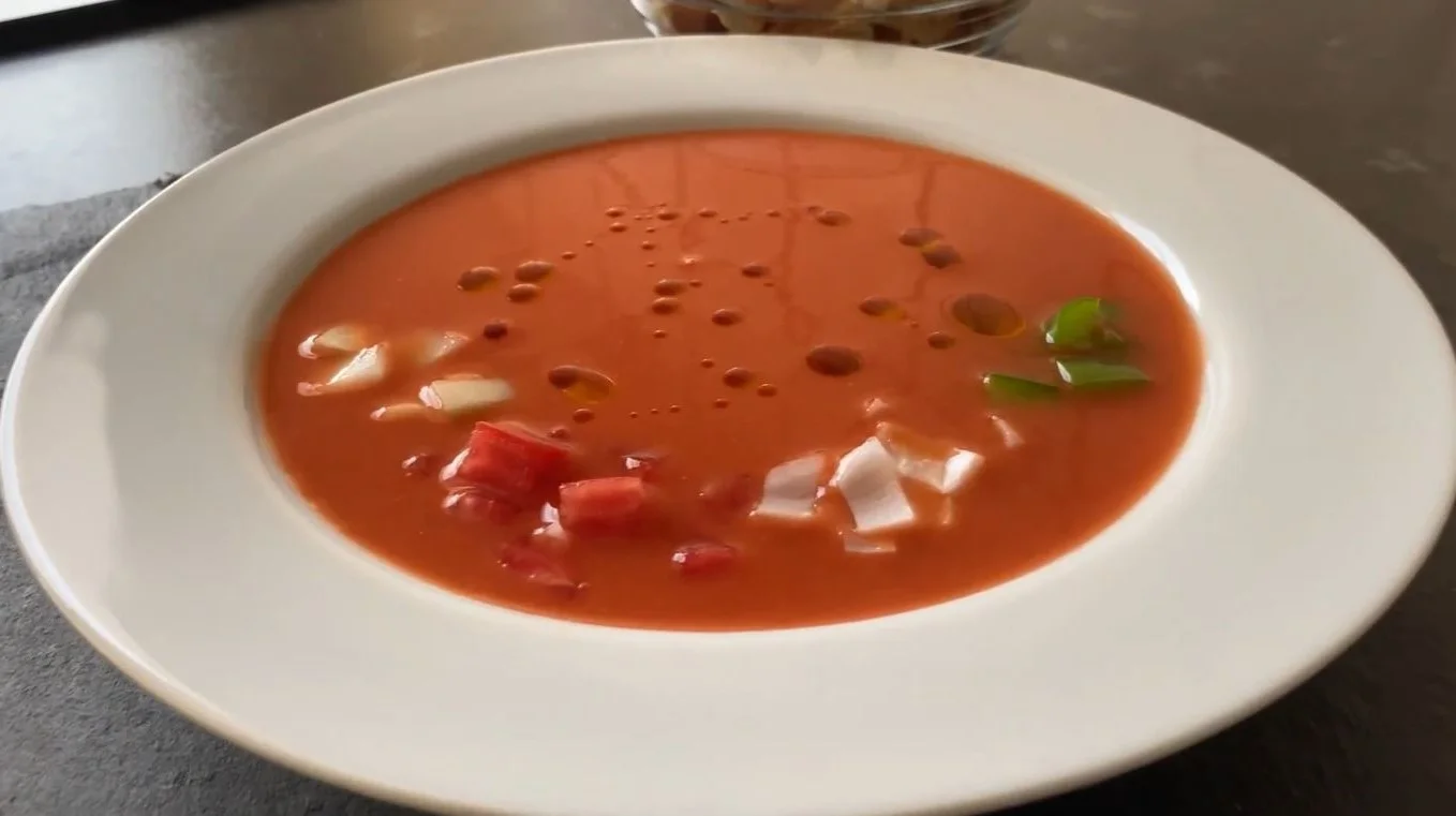 Гаспачо — это традиционный испанский суп