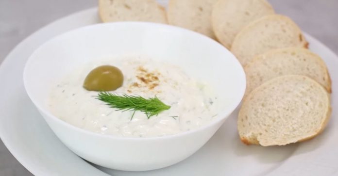 Tzatziki：自制希腊大蒜酸奶酱